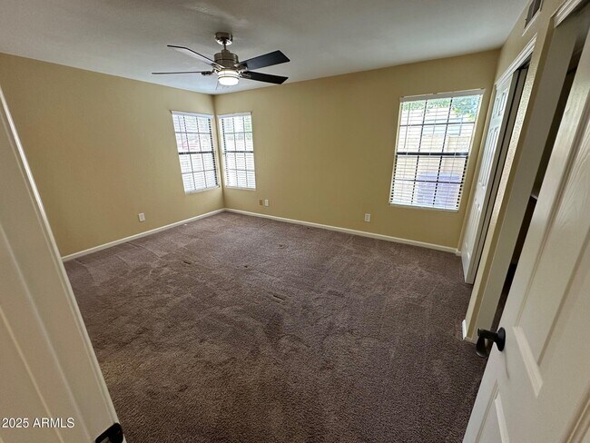 Building Photo - 8919 S Lori Ln