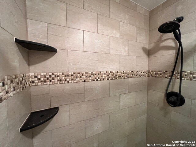 Building Photo - 645 Strings Dr