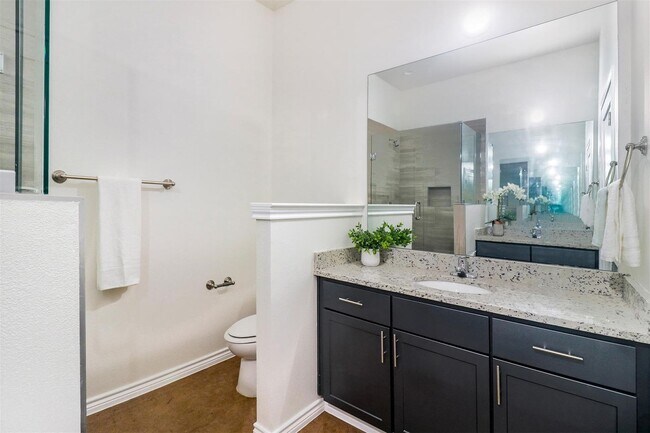 Building Photo - Charming 3-Bedroom Townhome near Lake Tawakoni!