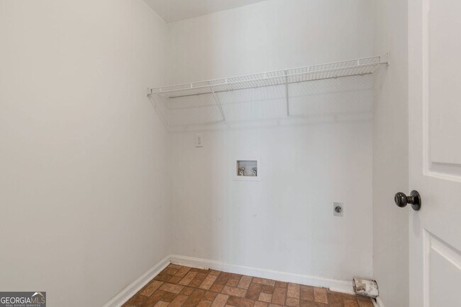 Building Photo - 2055 Amberly Glen Way
