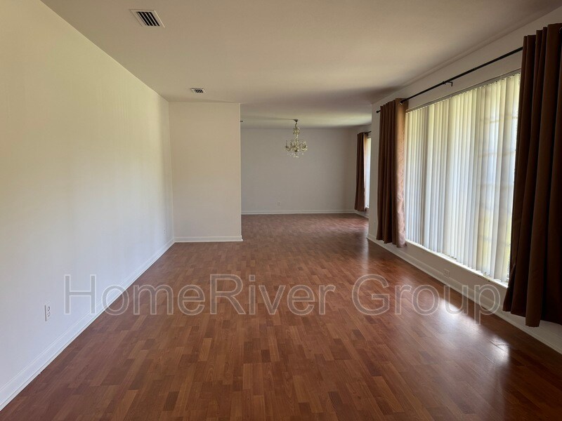 Building Photo - 2907 Caballero Dr