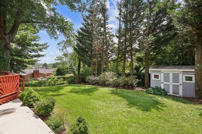 Building Photo - Beautifully Maintained 4BR/2BA Home in Sil...