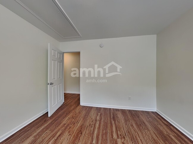 Building Photo - 5114 Wetlands Dr