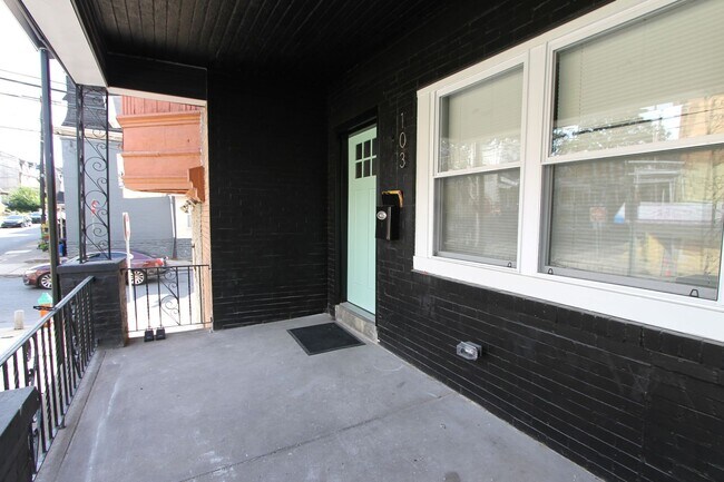 Building Photo - 103 E Coulter St