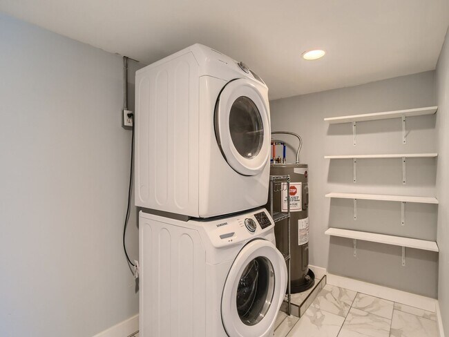 Building Photo - 4 Bed 2.5 Bath Single Story Home in Heart of East Nashville