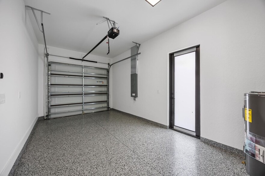 Building Photo - 1057 Halby Ave S