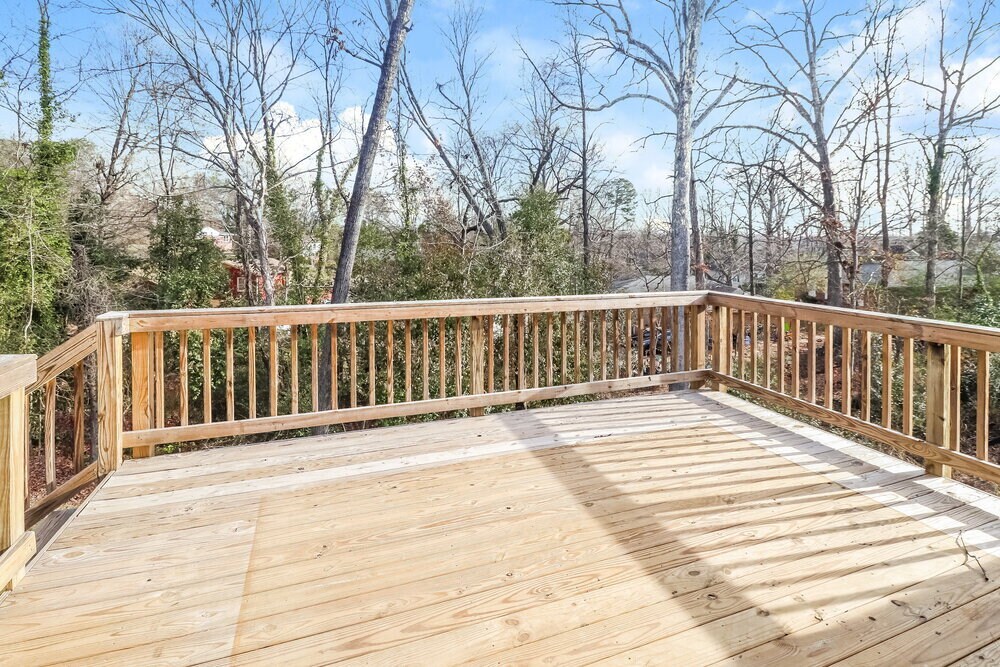 Building Photo - 528 Hillandale St NE