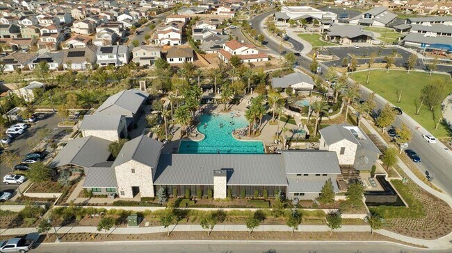 Building Photo - Newly Built 3/2.5 Home in Tesoro Viejo Community