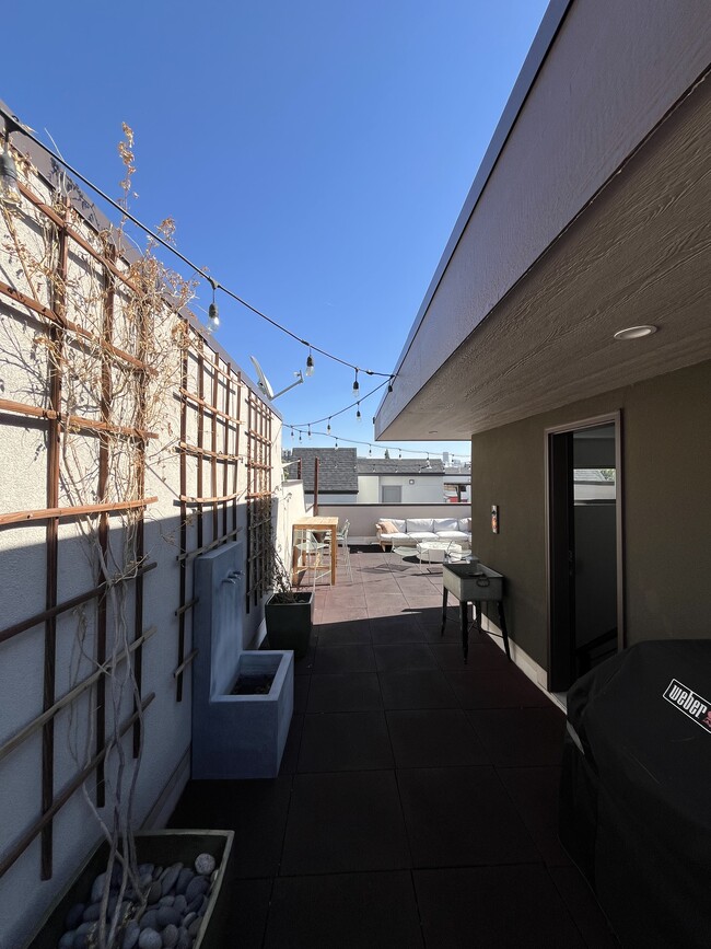 Building Photo - 2830 W 26th Ave