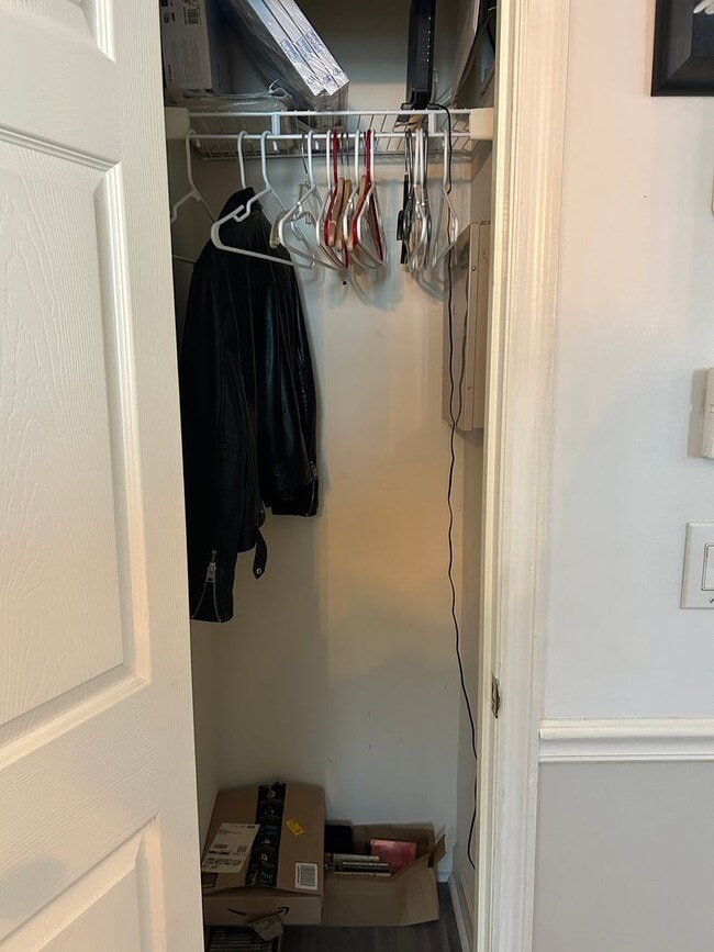 Building Photo - Fully Furnished: Stunning 3 - Bedroom 2.5 - Bath Townhome - Mt. Pleasant, SC