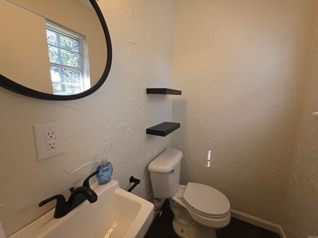 Building Photo - 3123 Ward Dr