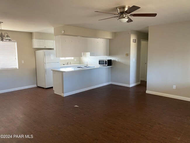 Building Photo - 4500 N Carla Vista Dr