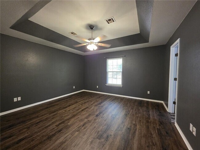 Building Photo - 2 Sidebottom Cir