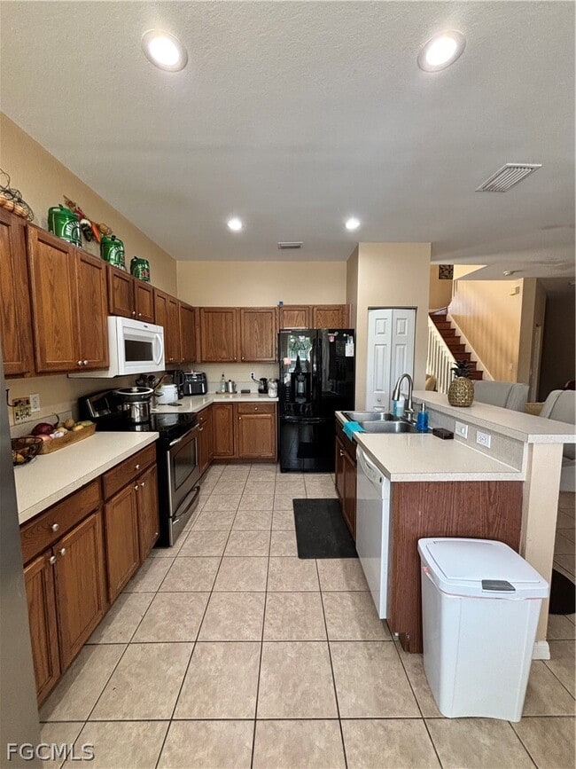 Building Photo - 17533 Holly Oak Ave