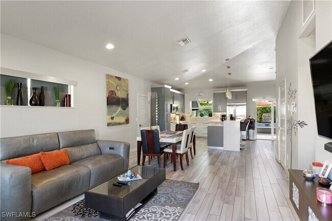 Building Photo - 10990 Goodwin St