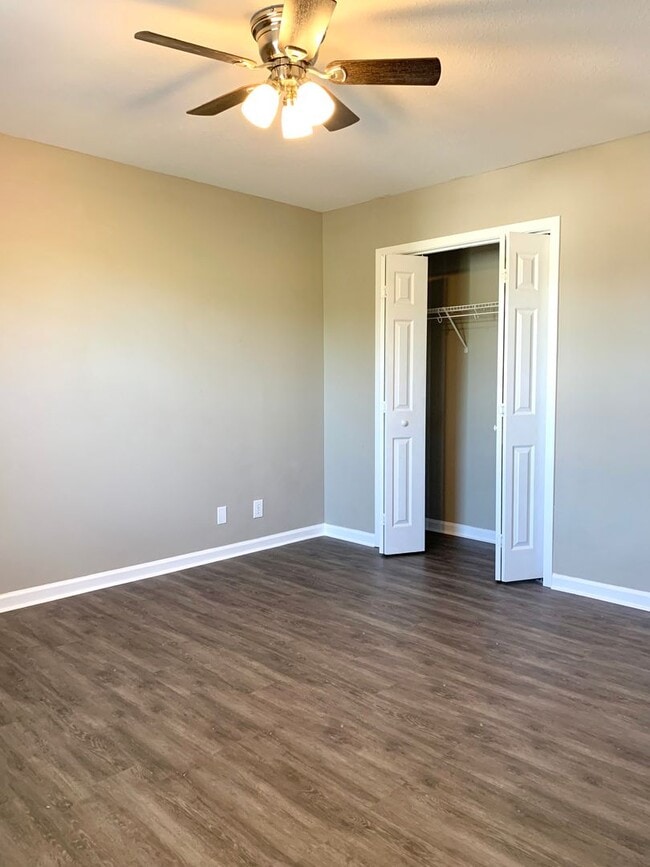 Building Photo - 604 Cory Dr