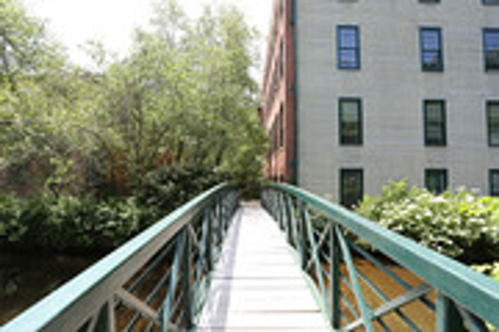 Building Photo - 2 N Main St