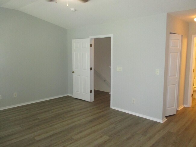 Building Photo - 157 Olde Towne Way