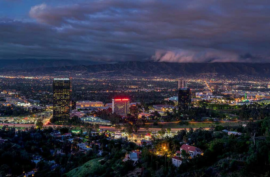 Building Photo - Hollywood Hills, tree lined street, perfec...