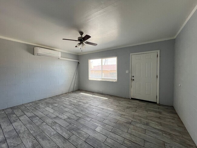 Building Photo - P266