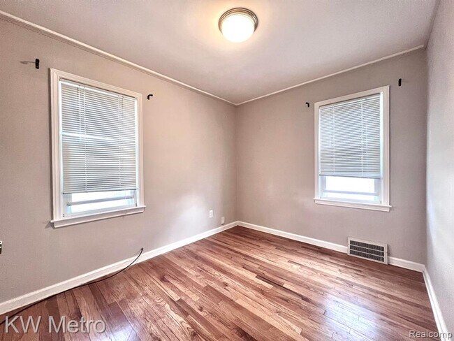 Building Photo - 2038 Mildred St