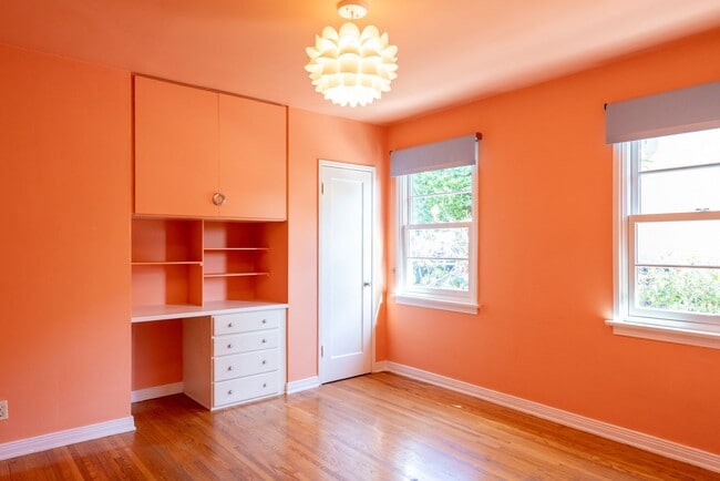 Building Photo - Vibrant 2b2b Franklin Hills / Los Feliz Home - Private Yard - Central HVAC