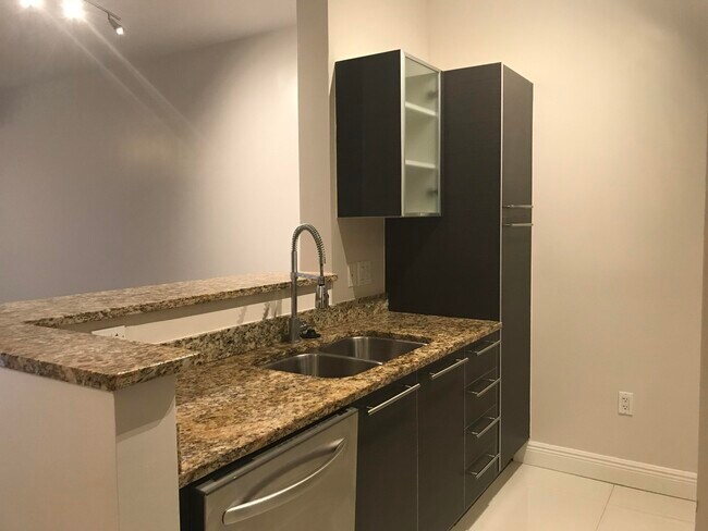 Building Photo - 550 Okeechobee Blvd