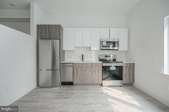 Building Photo - 845 N 15th St
