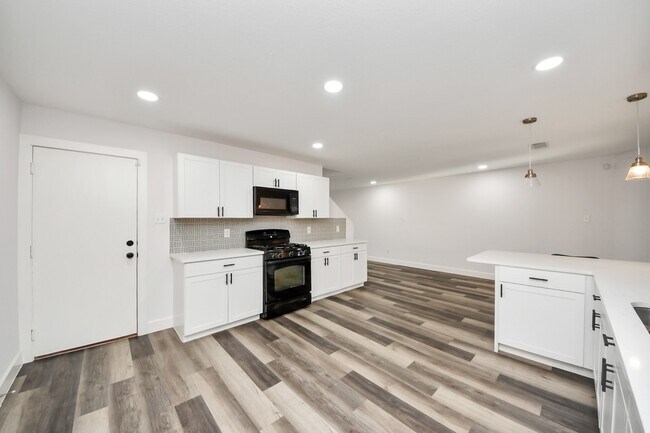 Building Photo - 7826 Maverick Trace Ln