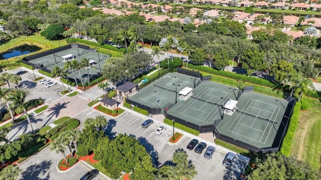 Building Photo - 6833 Watertown Dr