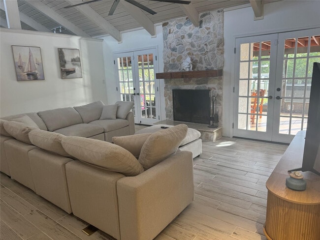 Building Photo - 929 Jackson Way