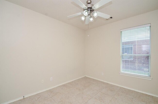 Building Photo - 12214 Iris Hollow Way
