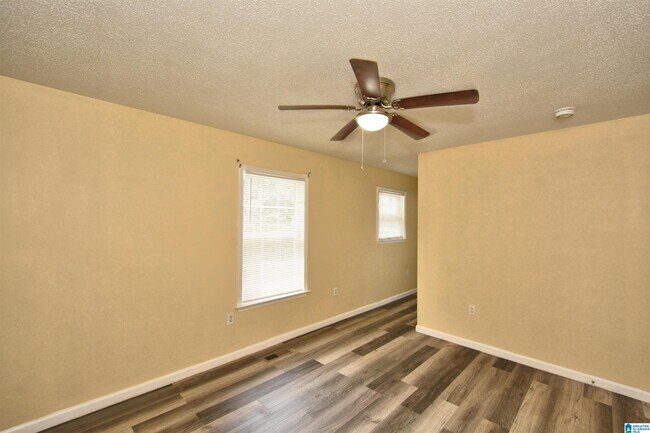 Building Photo - 1721 Maralyn Dr