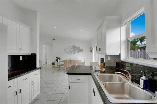 Building Photo - 17255 NW 72nd Ct