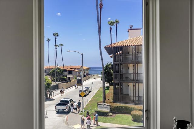 Building Photo - 2110 Avenida De La Playa