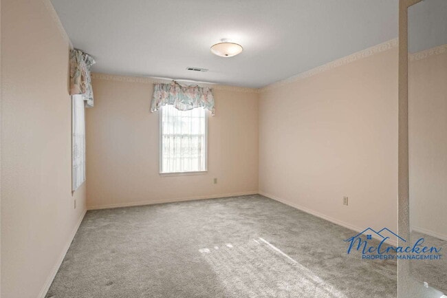 Building Photo - 486 Lori Ln