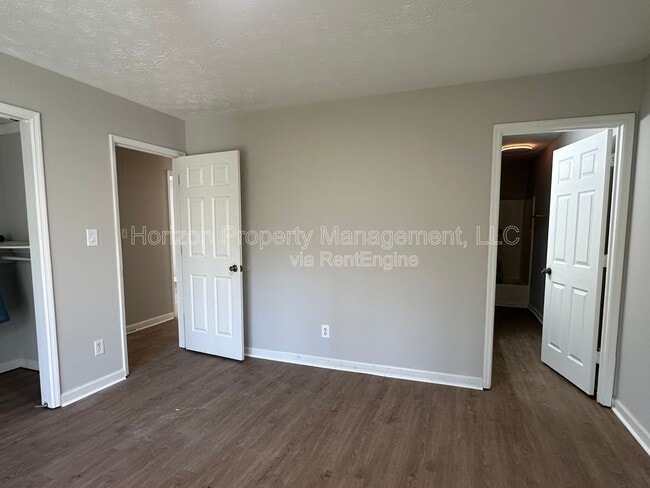 Building Photo - 5142 Farm Pl Dr NE