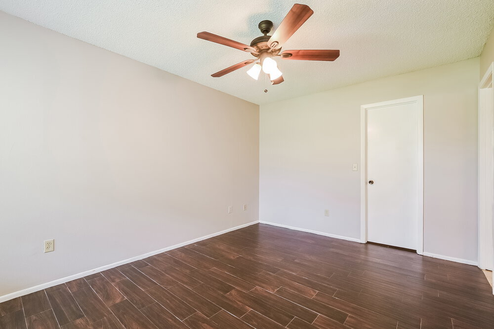 Building Photo - 439 E Springtree Way