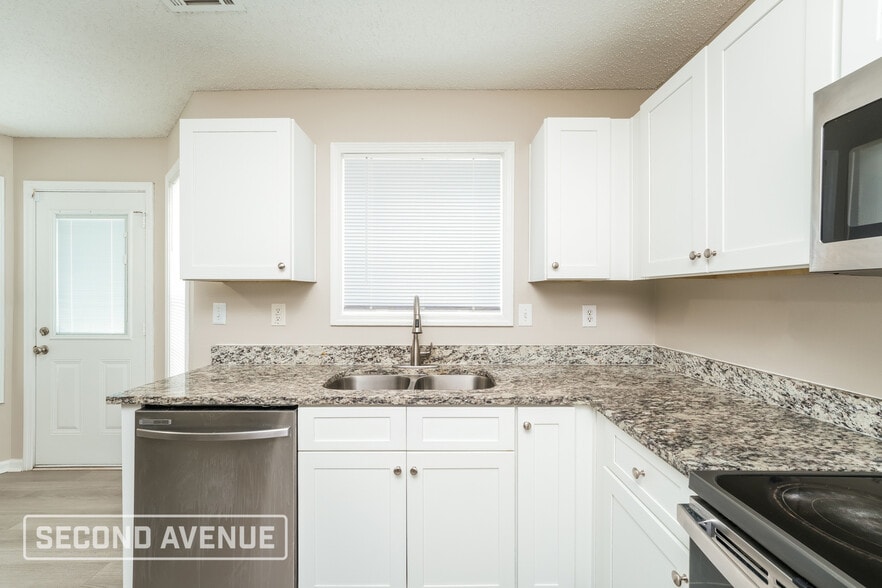 Building Photo - 3673 Walnut Creek Way
