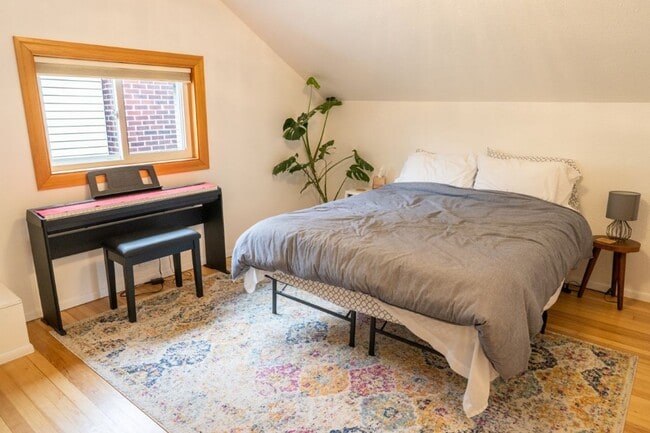 Building Photo - 4Bd/1.5Ba Seattle House
