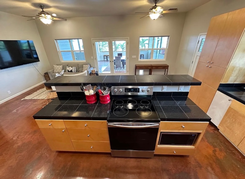 Building Photo - 118 E Huapala Pl