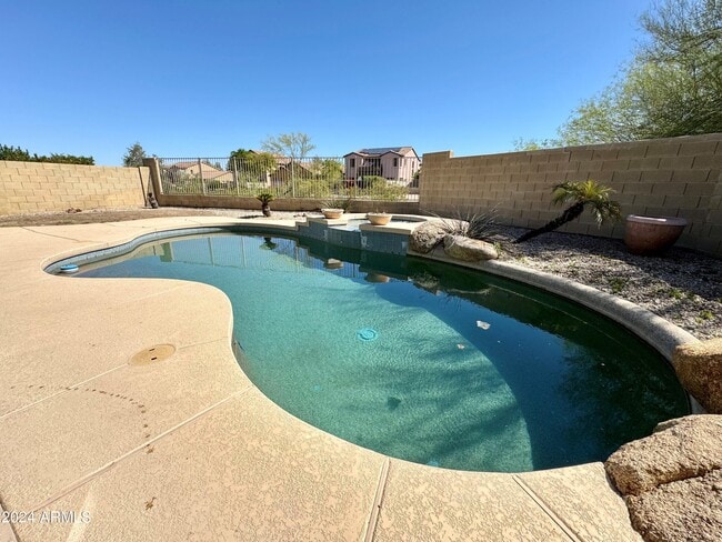 Building Photo - 18426 W Piedmont Rd