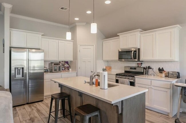 Building Photo - Nearly New Piedmont Home