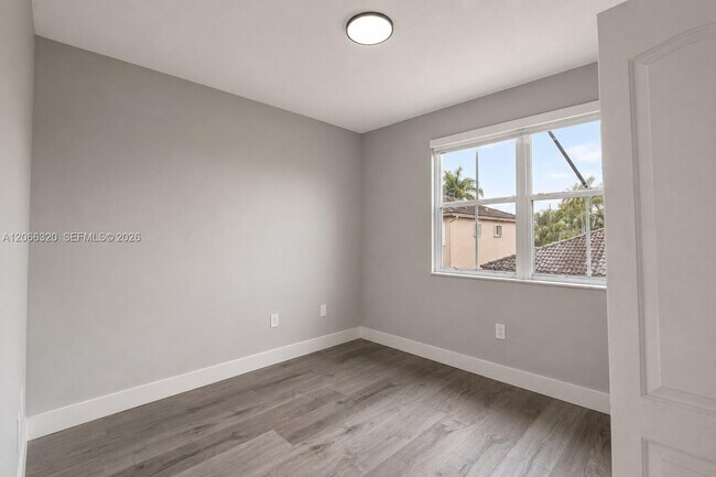 Building Photo - 16354 SW 48th Terrace