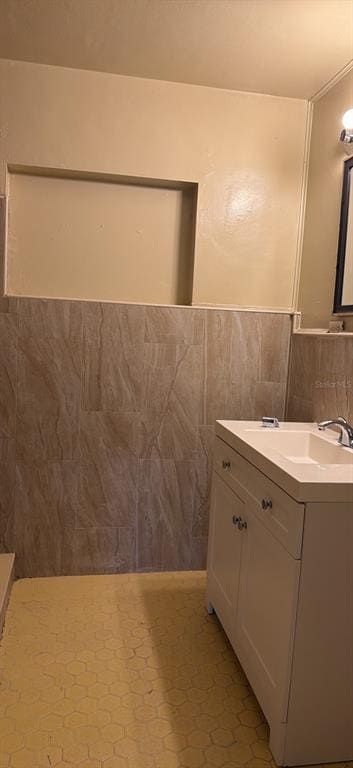 Building Photo - 811 S Randolph Ave