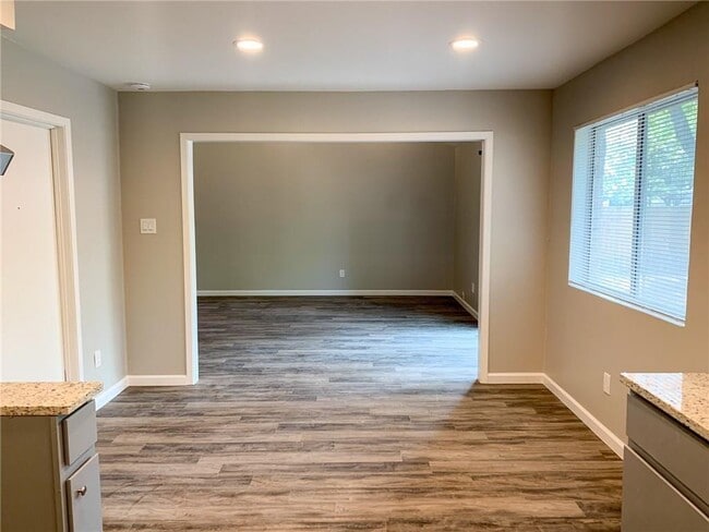 Building Photo - 11640 Parkfield Dr