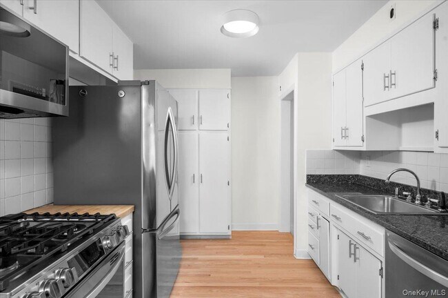 Building Photo - 115 Coolidge Ave