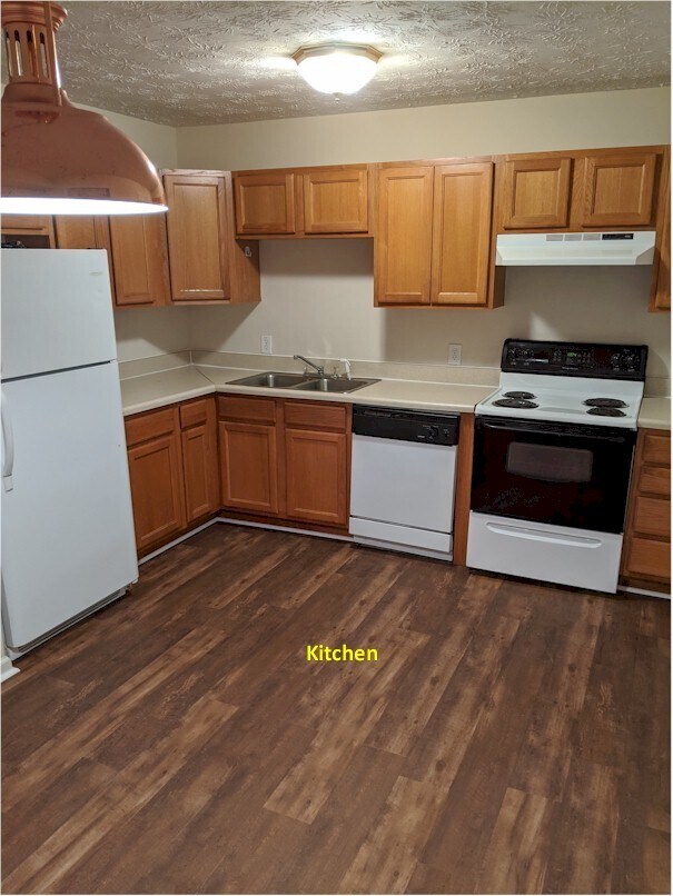 Building Photo - Carlton Street Townhomes