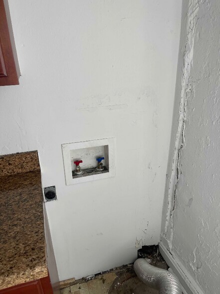 Building Photo - 1603 7th Ave