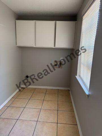 Building Photo - 3240 Forest Glen St